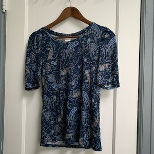 semi-crunched shoulder tee